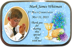 First Communion Party Favors Idea - these large, inexpensive photo mint tins are a hit with kids and grown ups. Fill with your favorite candy for sweet a keepsake! More 1st communion favors and invitations at http://www.photo-party-favors.com/